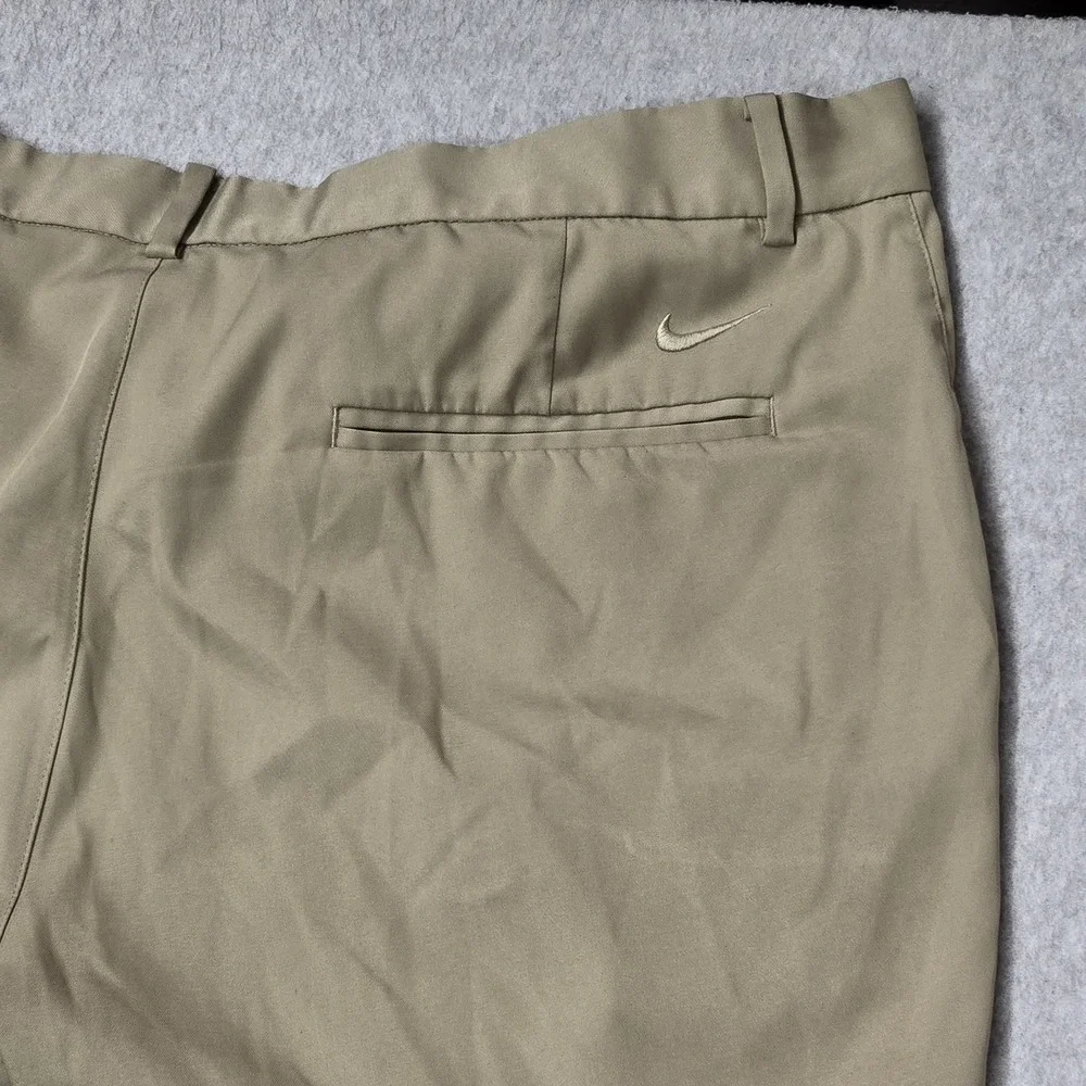 Nike‎ Men Shorts 36 Khaki Embroidered Chino Dri-Fit Golf Logo Standard